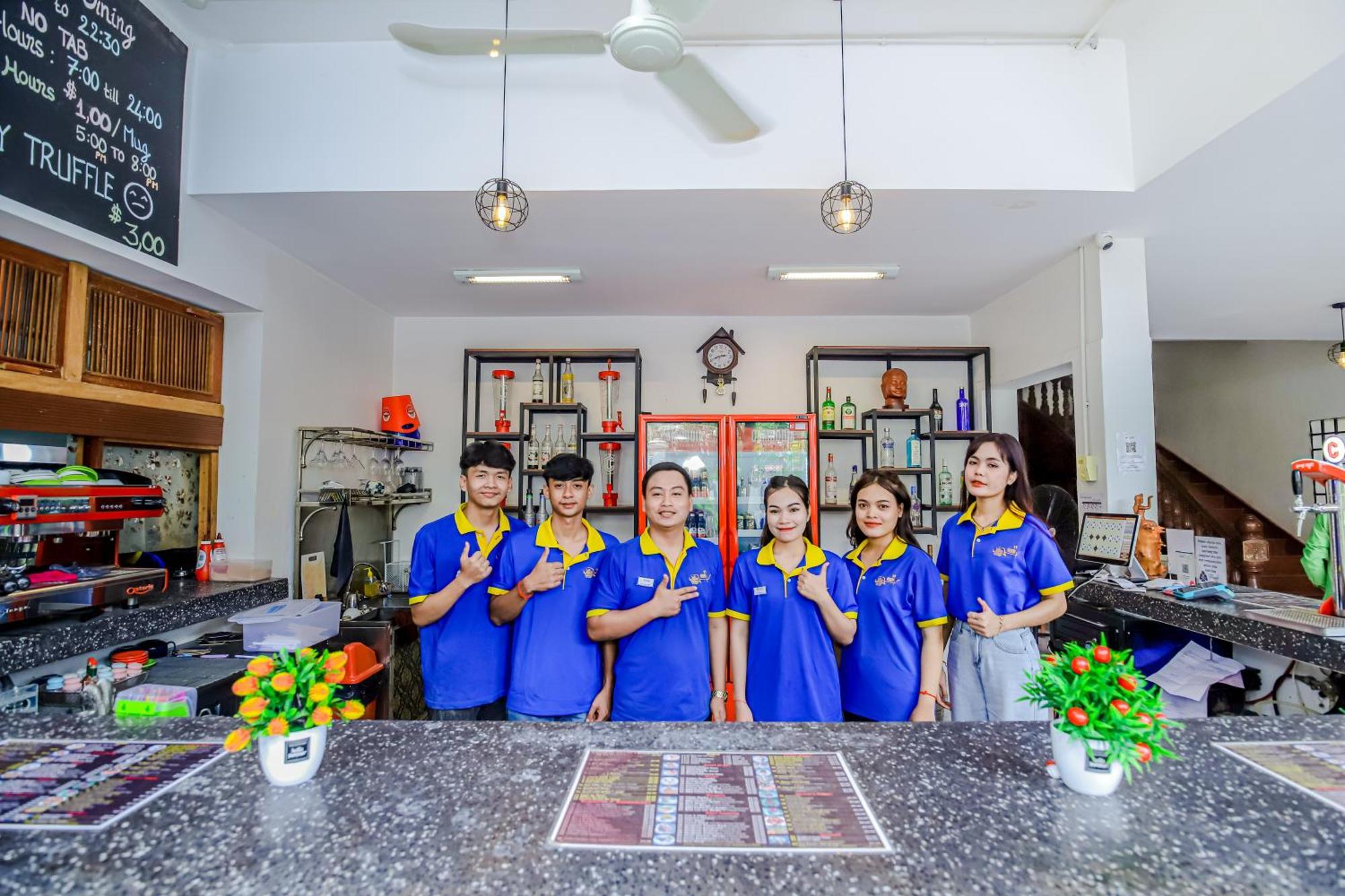 Bliss & Beats Hostel พนมเปญ ภายนอก รูปภาพ