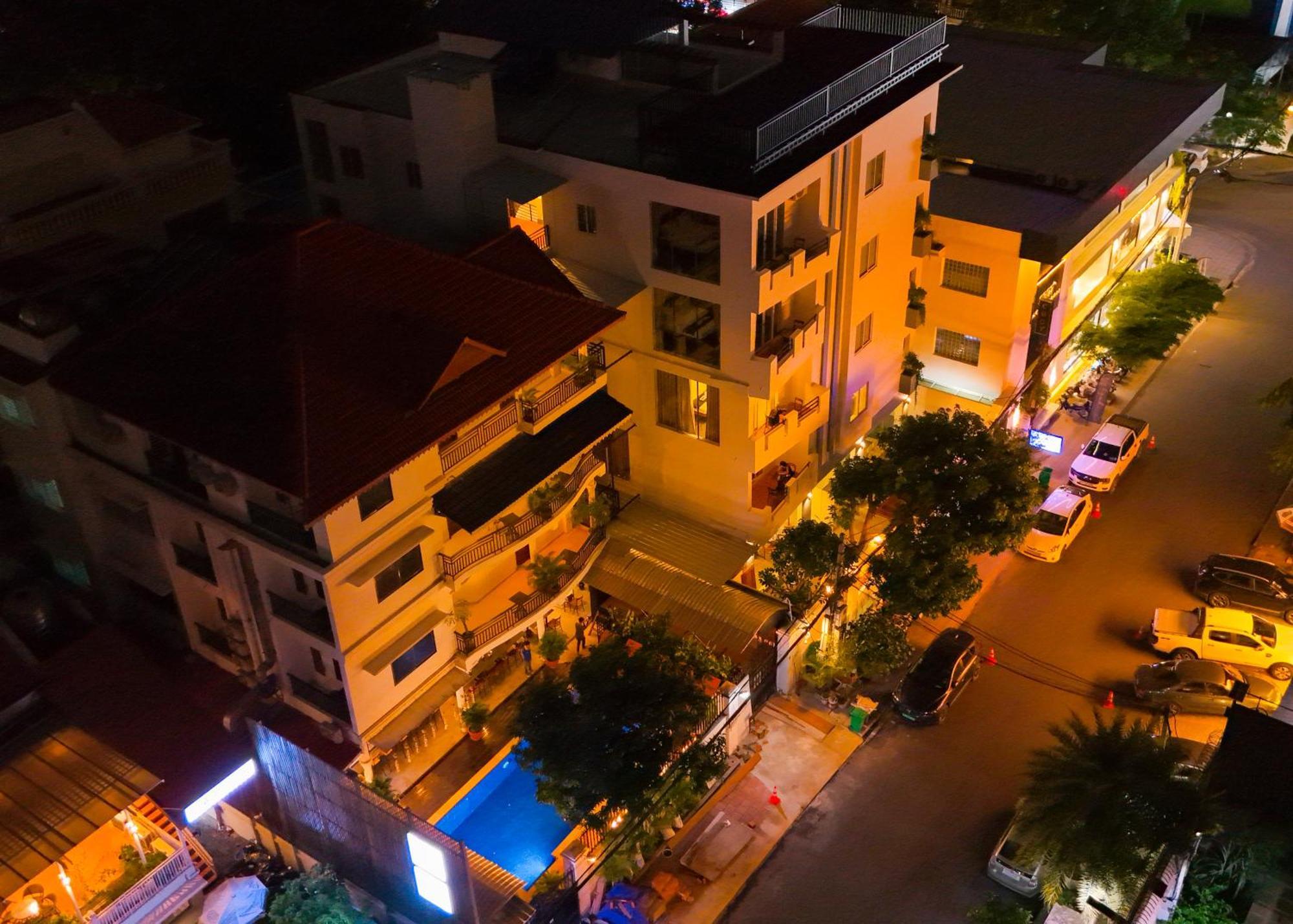 Bliss & Beats Hostel พนมเปญ ภายนอก รูปภาพ