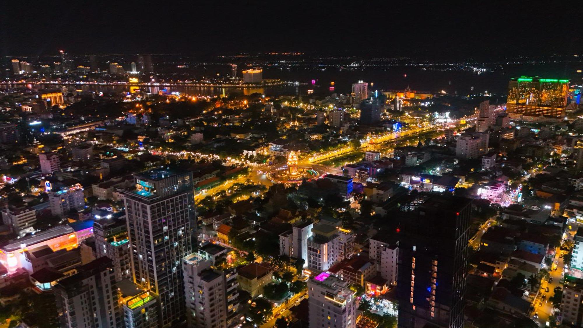 Bliss & Beats Hostel พนมเปญ ภายนอก รูปภาพ