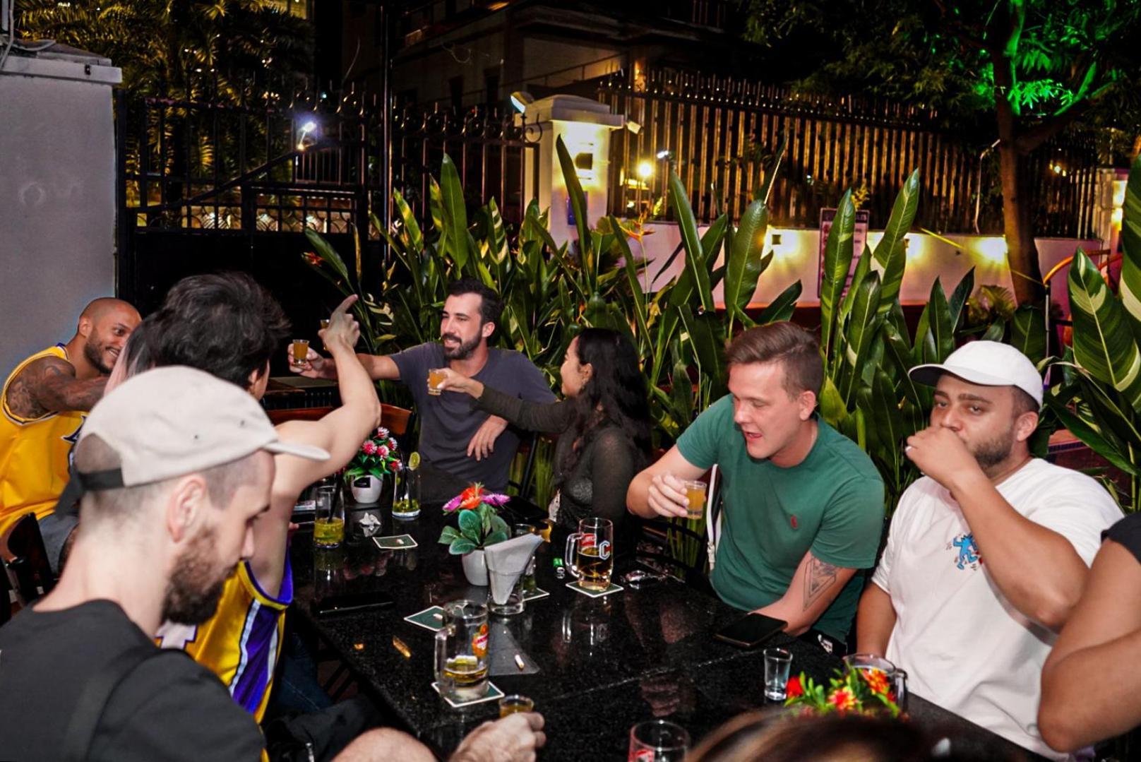 Bliss & Beats Hostel พนมเปญ ภายนอก รูปภาพ