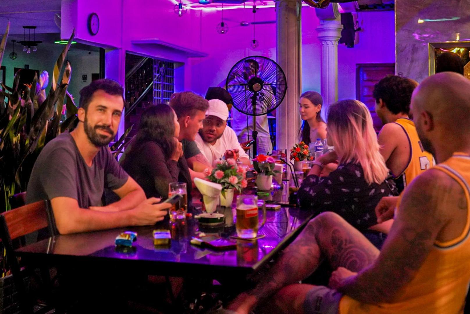 Bliss & Beats Hostel พนมเปญ ภายนอก รูปภาพ